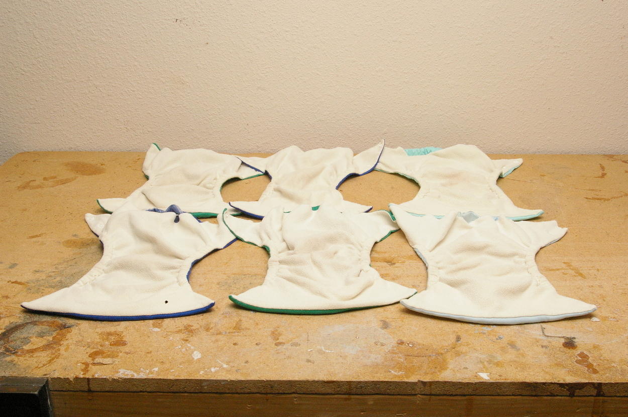 Fuzzi Bunz Diapers
6 Medium sized
Inside View
$48 for the set